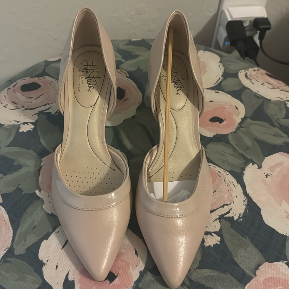 LifeStride Size 9W Pump